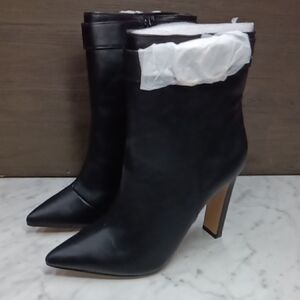 New York And Company Women's Una Black Chelsea Boots Size 7 NEW